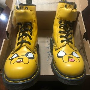 NIB Adventure time Dr. Martens Jake boot yellow
